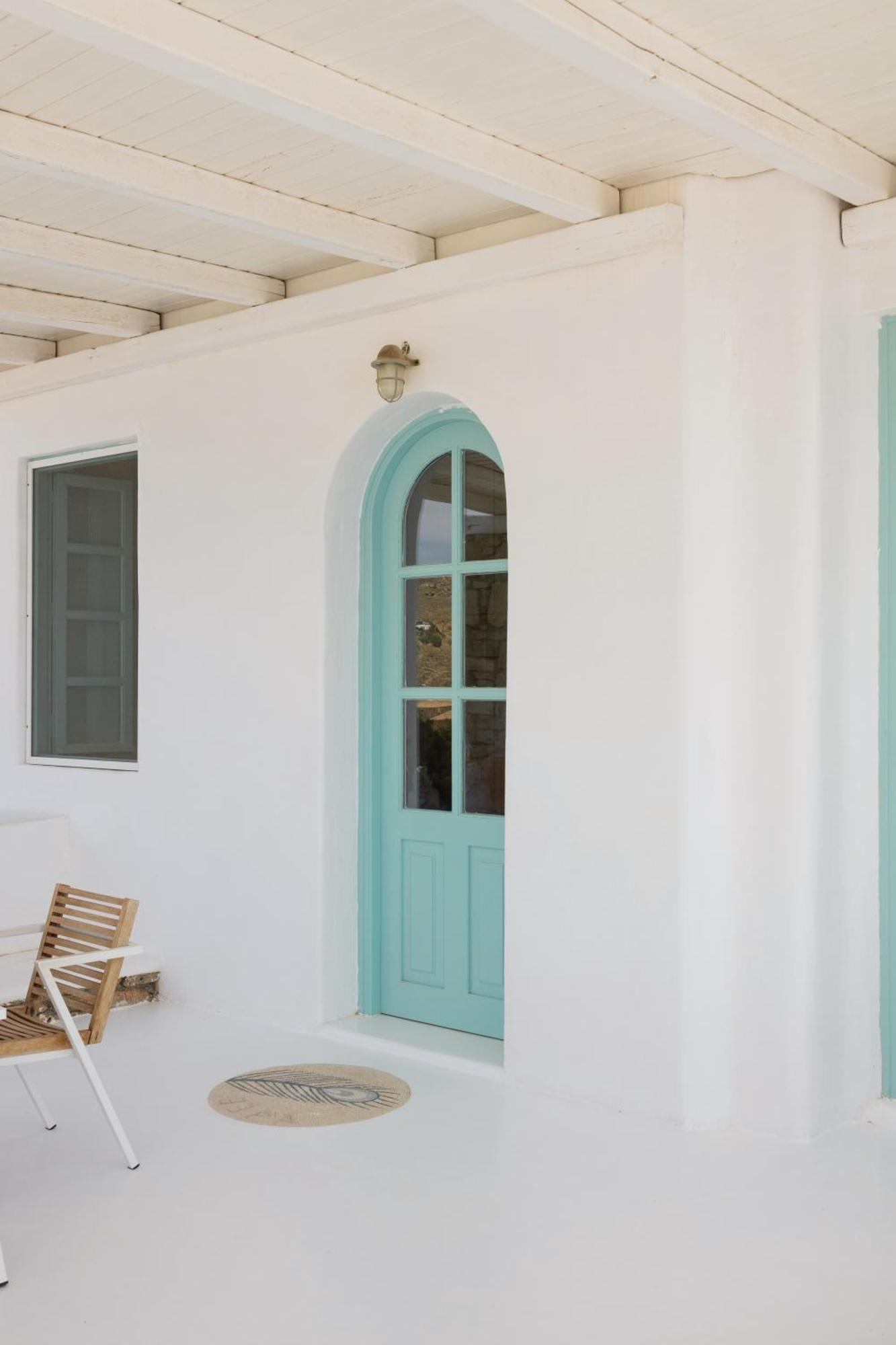 Mykonos Pantheon קאלו ליבאדי